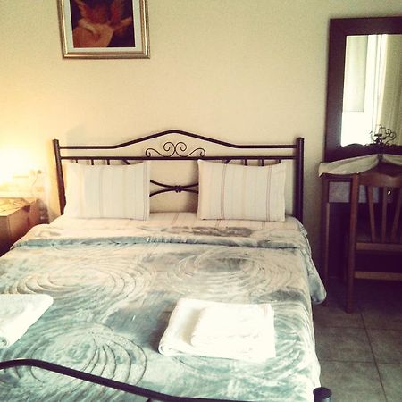 Guesthouse Adonis Káto Loutrákion Exteriér fotografie