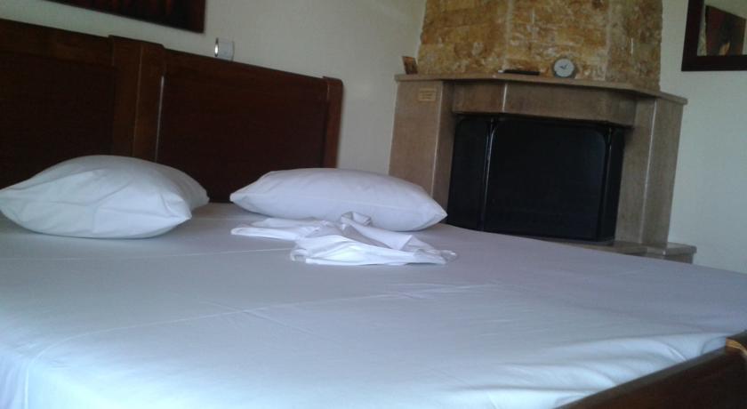 Guesthouse Adonis Káto Loutrákion Pokoj fotografie