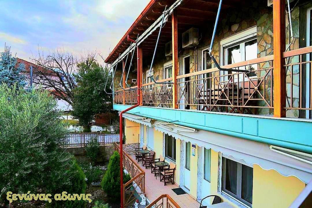 Guesthouse Adonis Káto Loutrákion Exteriér fotografie